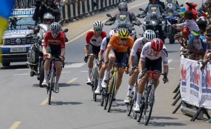 girodociclismo.com.br campeonato mundial de ciclismo portugues ivo oliveira na fuga da prova julian alaphilippe abandona juan ayuso perde gregario apos queda confira as imagens image 3