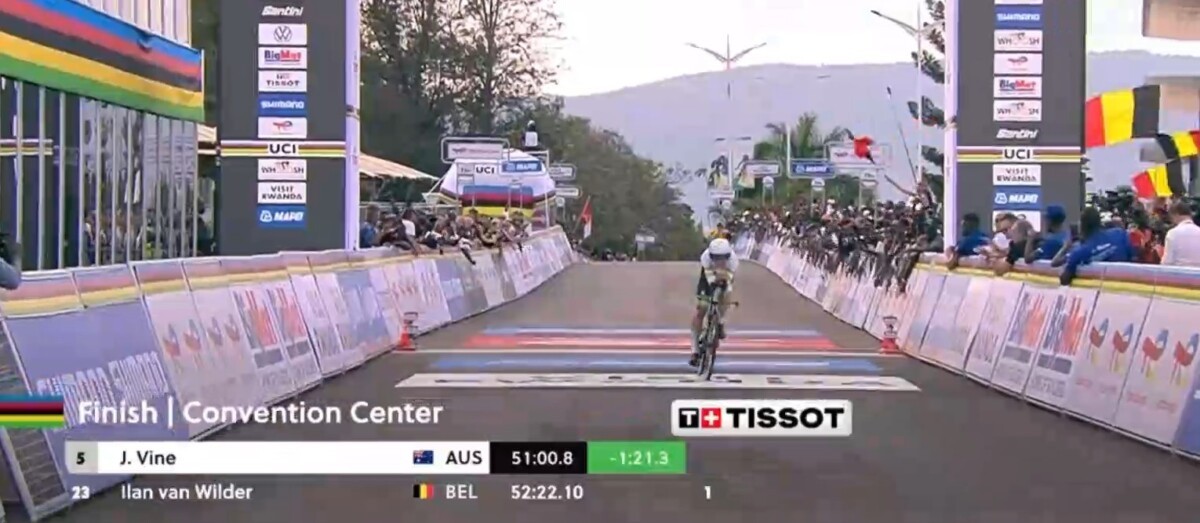 girodociclismo.com.br campeonato mundial de ciclismo remco evenepoel pulveriza tadej pogacar e e tricampeao mundial de contrarrelogio confira os resultados e a chegada image 2
