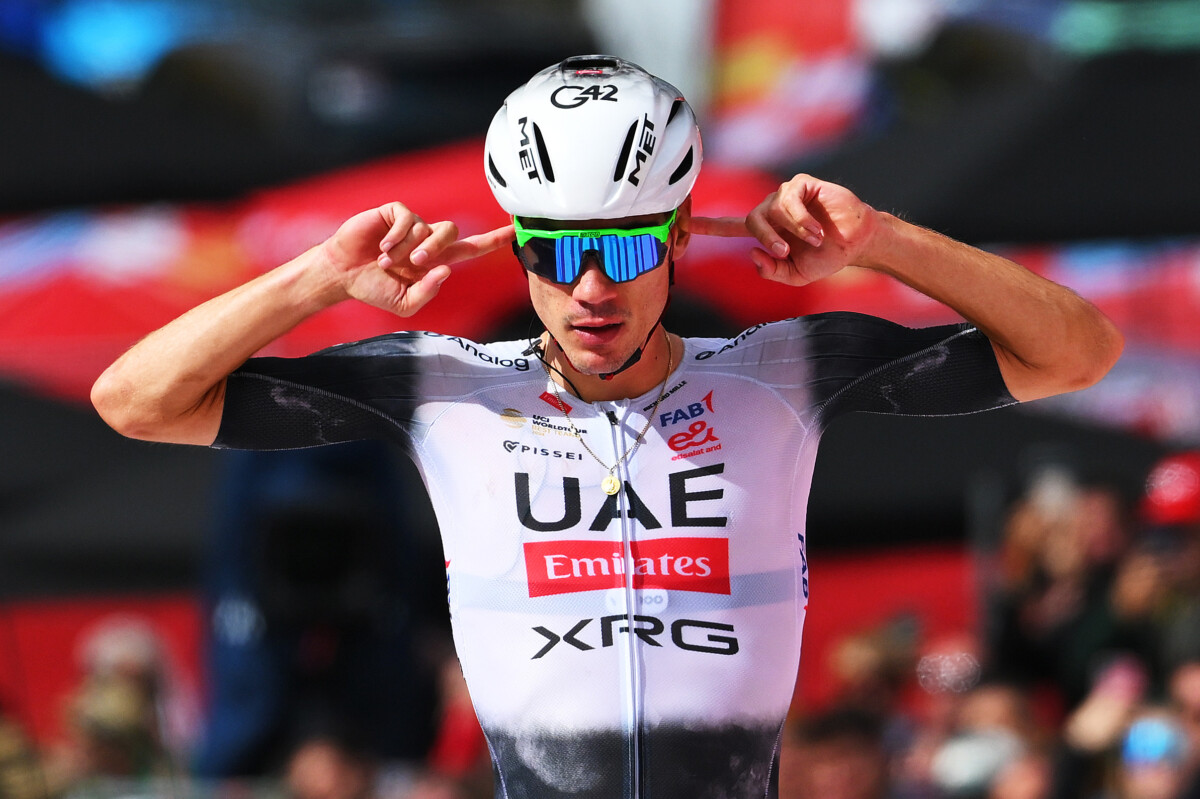 girodociclismo.com.br diretor da uae emirates analisa a 1a semana da vuelta e explica polemica envolvendo joao almeida image 5