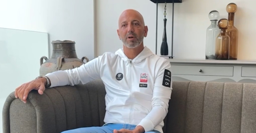 girodociclismo.com.br diretor da uae emirates analisa a polemica envolvendo joao almeida ele decidiu nao ir e acho que ele estava certo assista o video image