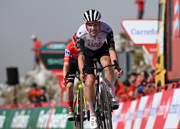 João Almeida revela detalhes da Vuelta a España "se Jonas estivesse em melhor forma, teria me atacado", assista o vídeo 4 girodociclismo.com.br joao almeida revela detalhes da vuelta a espana e projeta ultima semana se jonas estivesse em melhor forma teria me atacado no angliru assista o video image 3