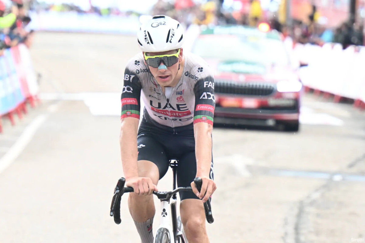 girodociclismo.com.br juan ayuso desapareceu como um camaleao jornalista holandes faz fortes criticas a falta de apoio a joao almeida na vuelta a espana image 1