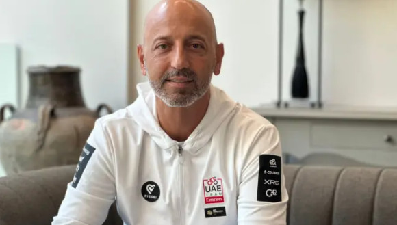 Juan Ayuso não correrá mais na UAE Emirates após a Vuelta revela diretor, "espero que ele não nos vença em nenhuma corrida" 2 girodociclismo.com.br juan ayuso inicia sua ultima semana na uae emirates espero que ele nao nos venca em nenhuma corrida afirma diretor da equipe image 4