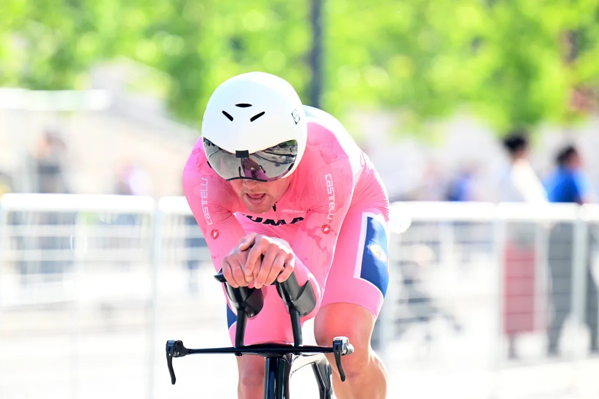 girodociclismo.com.br mads pedersen desafiara remco evenepoel com bicicleta inusitada vamos ver se funciona vai ser divertido image 2