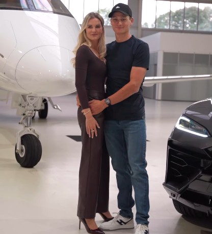 Mathieu van der Poel encerra temporada e ganha de presente Lamborghini de 800 cv e 250.000 euros, assista o vídeo 4 girodociclismo.com.br mathieu van der poel encerra temporada e recebe lamborghini de 800 cv e 250 000 euros assista o video image