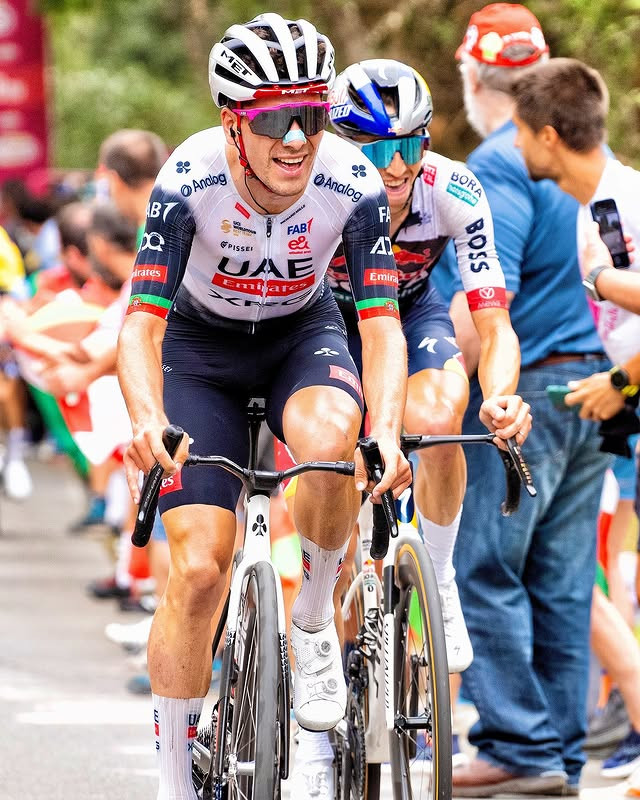 girodociclismo.com.br o plano e claro todos trabalham para joao almeida daqui por diante joxean matxin revela a estrategia da uae emirates assista o video image 3