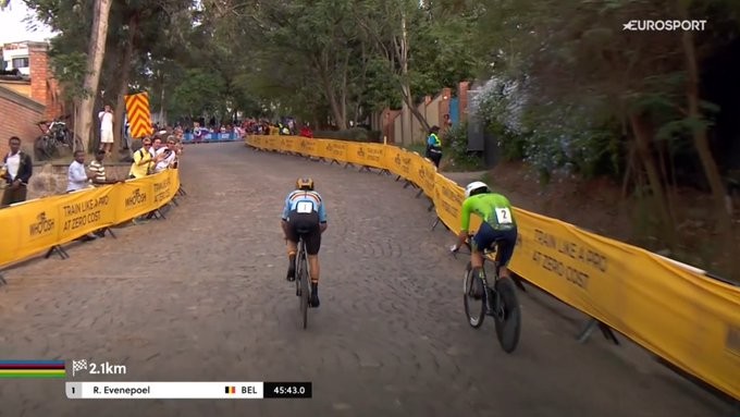 girodociclismo.com.br remco evenepoel descreve o duelo com tadej pogacar no mundial quando o vi na subida estabeleci uma meta assista a entrevista image 2
