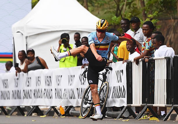 "Remco Evenepoel é quase bipolar, uma criança mimada", belga recebe fortes críticas após o Mundial de Estrada 1 girodociclismo.com.br remco evenepoel e quase bipolar uma crianca mimada belga recebe fortes criticas apos o mundial de estrada image