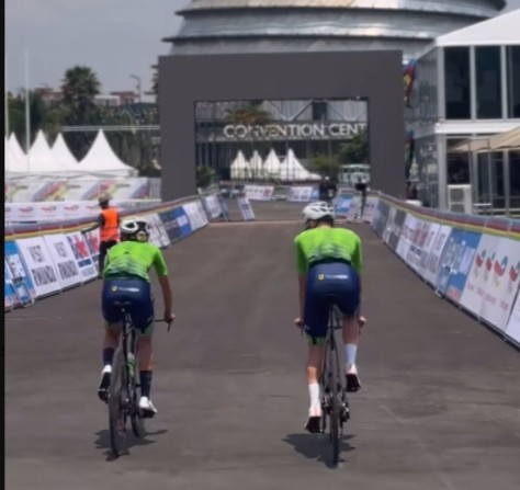 girodociclismo.com.br remco evenepoel e tadej pogacar estarao lambendo os labios campeao australiano revela a dificuldade do contrarrelogio no mundial assista a entrevista image 2