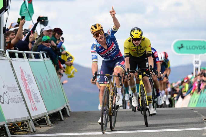 girodociclismo.com.br remco evenepoel vence a 5a etapa do tour da gra bretanha confira os resultados e a chegada image
