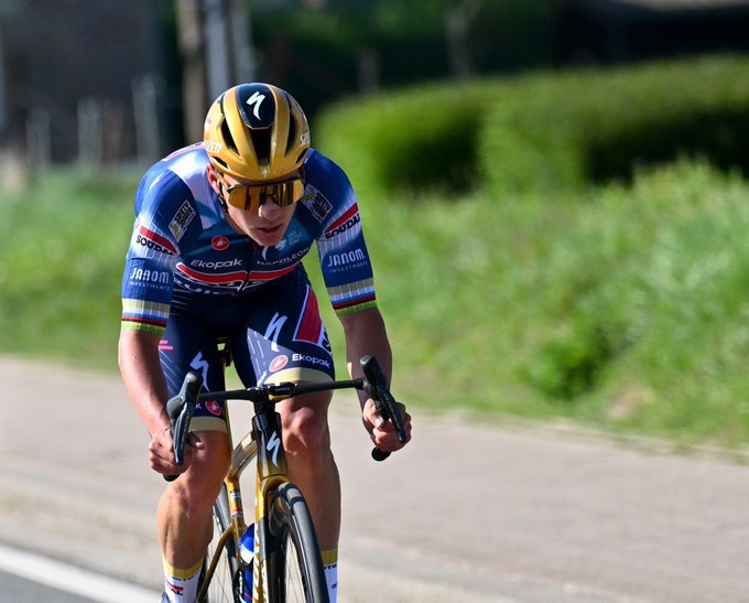 girodociclismo.com.br remco evenepoel vence a etapa rainha do tour da gra bretanha afonso eulalio top 4 confira os resultados e a chegada image 12