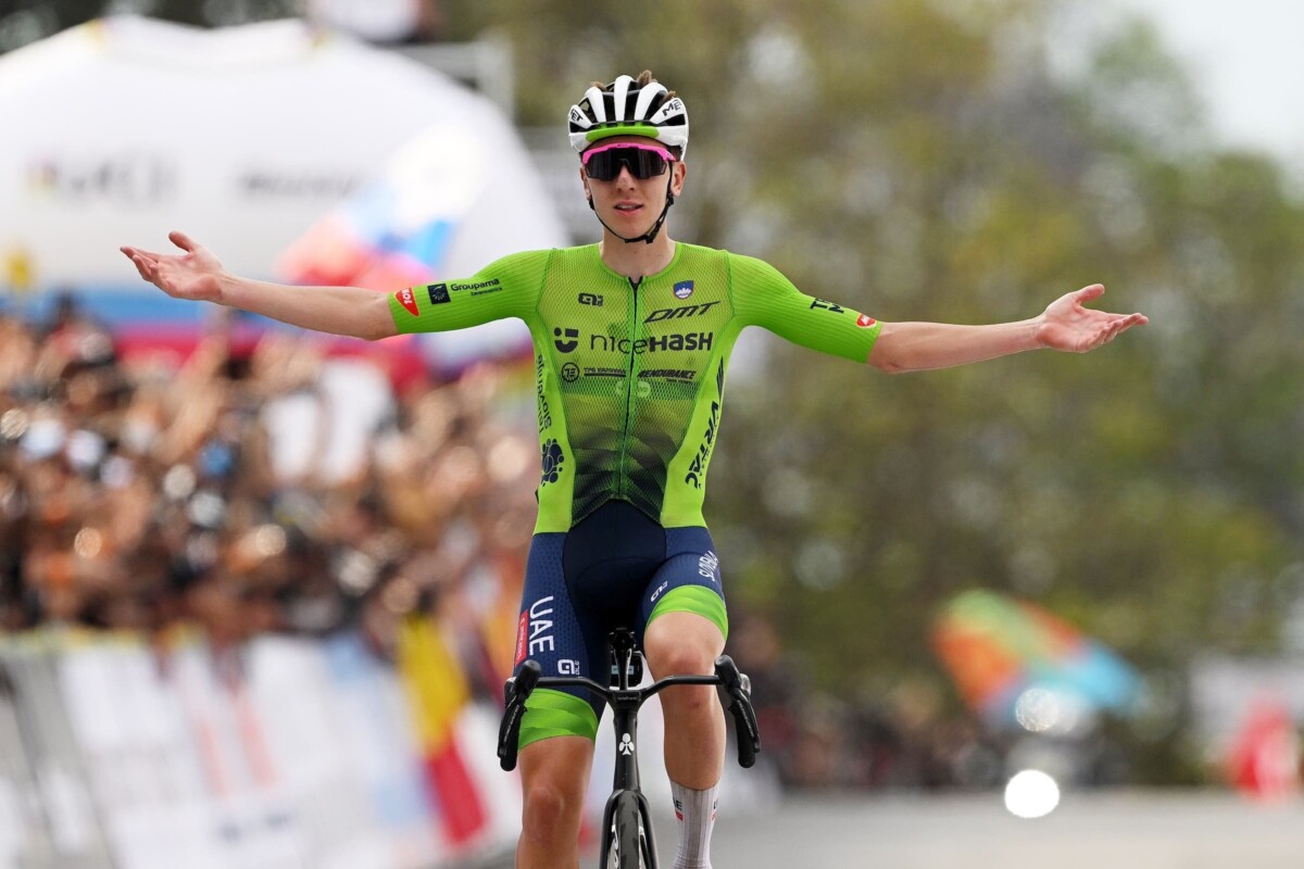 girodociclismo.com.br tadej pogacar e de longe o melhor da historia ele vence os especialistas campeao britanico considera eddy merckx superado image 1