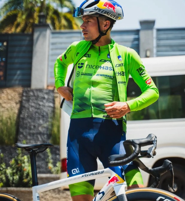 "Tadej Pogacar não busca vingança, busca a vitória" diretor da UAE Emirates projeta o duelo com Remco Evenepoel no Mundial 3 girodociclismo.com.br tadej pogacar nao busca vinganca busca a vitoria diretor da uae emirates projeta o duelo com remco evenepoel hoje image 2