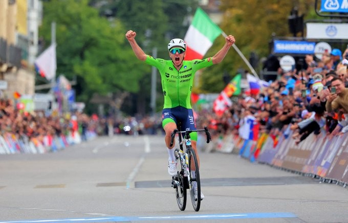 "Tadej Pogacar não busca vingança, busca a vitória" diretor da UAE Emirates projeta o duelo com Remco Evenepoel no Mundial 6 girodociclismo.com.br tadej pogacar nao busca vinganca busca a vitoria diretor da uae emirates projeta o duelo com remco evenepoel hoje image 5