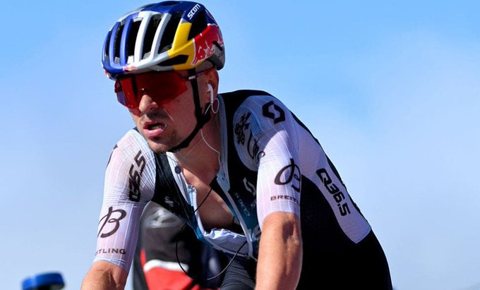girodociclismo.com.br tom pidcock descreve a luta contra joao almeida e jonas vingegard no alto de langliru e lutar o tempo todo voce nao encontra o ritmo assista o video image