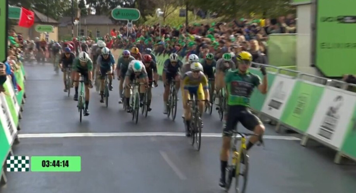 girodociclismo.com.br tour da gra bretanha olav kooij vence novamente em etapa marcada pelo caos e pela chuva image 13
