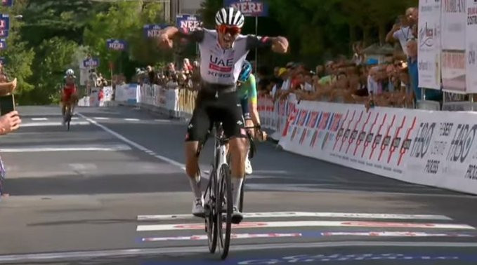 girodociclismo.com.br uae emirates conquista a 81a vitoria em 2025 isaac del toro vence o gp industria amp artigianato confira os resultados e a chegada image 5