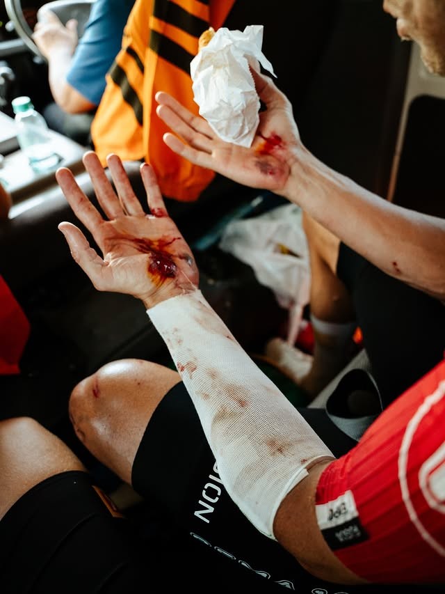 girodociclismo.com.br alexander kristoff sofre grave queda e encerra carreira de maneira frustrante o ciclismo e um esporte cruel image 4