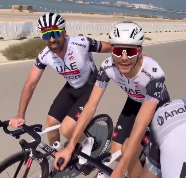 girodociclismo.com.br ciclista da uae emirates retorna aos treinos tres meses apos grave acidente que o manteve em coma assista o video image 1