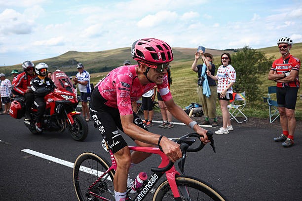 girodociclismo.com.br ciclista do world tour faz fortes criticas a tadej pogacar ele esta estragando a corrida muitos estao cansados de serem esmagados image 5