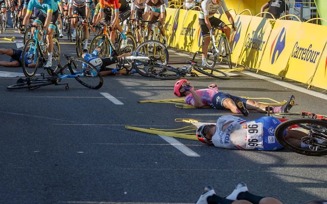 girodociclismo.com.br ciclistas escondem graves sintomas de concussao para competir corri sem enxergar direito um absurdo image 2