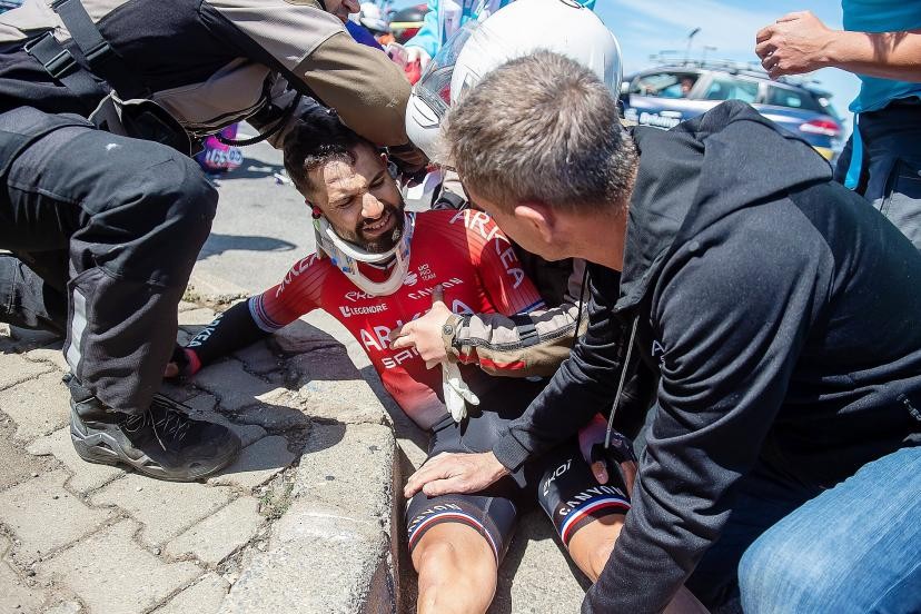 girodociclismo.com.br ciclistas escondem graves sintomas de concussao para competir corri sem enxergar direito um absurdo image 3