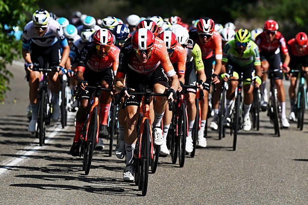 girodociclismo.com.br ex maglia rosa do giro ditalia se aposenta e denuncia os perigos do pelotao esta extremamente perigoso quase ninguem mais freia image 1