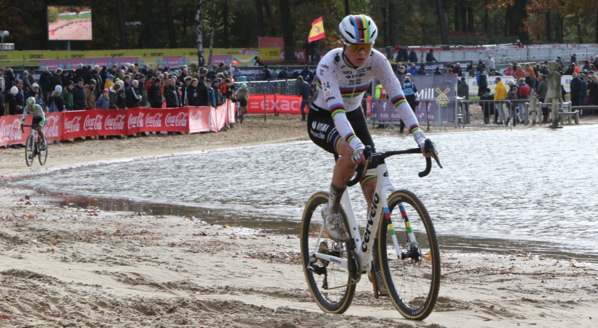 girodociclismo.com.br fem van empel vence o exact cross heerderstrand com celebracao inusitada confira os resultados e a chegada image