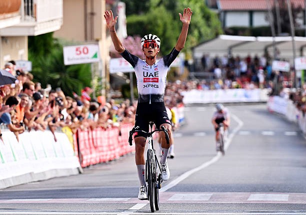 girodociclismo.com.br giro dellemilia 2025 onde assistir ao vivo isaac del toro e primoz roglic confira o poderoso start list e as informacoes da prova image 1