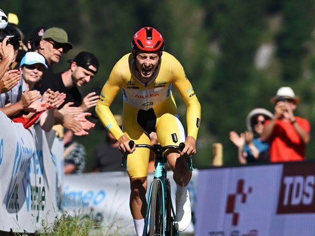 INEOS Grenadiers anuncia grande contratação, destaque do Tour de France assina por 3 anos, confira o anúncio oficial 2 girodociclismo.com.br ineos anuncia grande reforco destaque do tour de france e rival de joao almeida no tour de suisse assina por 3 anos confira o anuncio oficial image