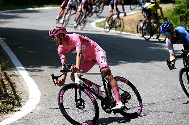 Isaac del Toro relembra a derrota no Giro d'Italia e não esconde a frustração "eu sabia que perderia o Giro antes da chegada" assista o vídeo 2 girodociclismo.com.br isaac del toro relembra a derrota no giro ditalia e nao esconde a frustracao um talento que conquistou o mundo image