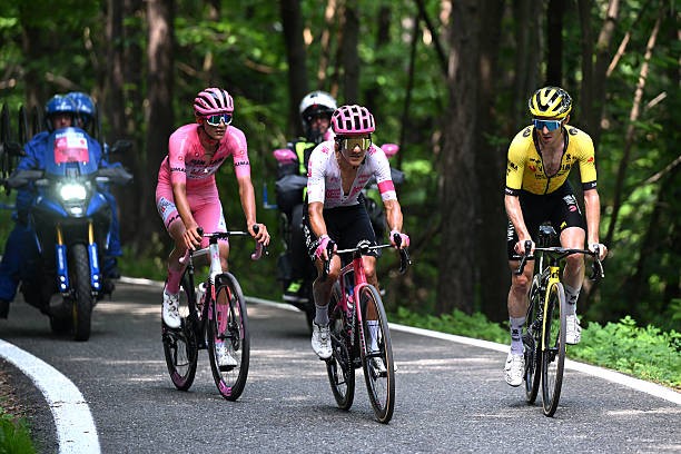 Isaac del Toro relembra a derrota no Giro d'Italia e não esconde a frustração "eu sabia que perderia o Giro antes da chegada" assista o vídeo 3 girodociclismo.com.br isaac del toroum talento que conquistou o mundo image 1