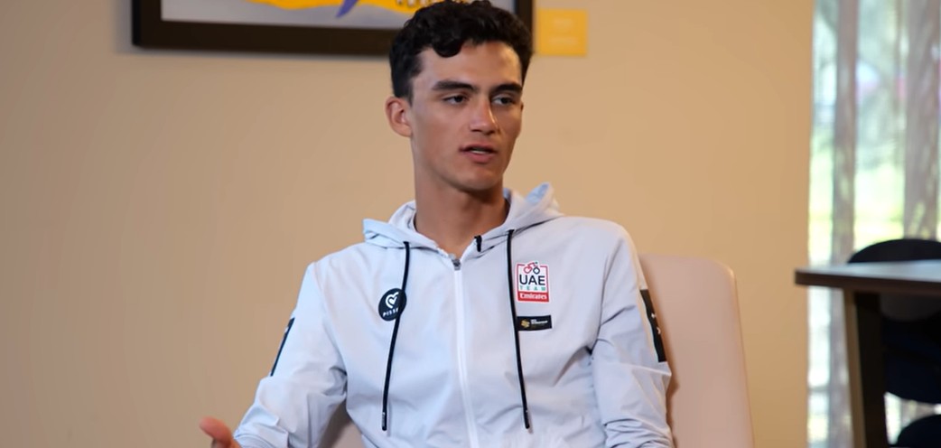 Isaac del Toro relembra a derrota no Giro d'Italia e não esconde a frustração "eu sabia que perderia o Giro antes da chegada" assista o vídeo 1 girodociclismo.com.br isaac del toroum talento que conquistou o mundo image 6
