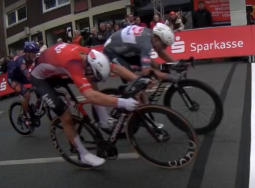 Jasper Philipsen vence o duelo de sprinters no Giro de Münsterland, belga vence pela 2ª vez consecutiva, confira os resultados e a chegada 4 girodociclismo.com.br jasper philipsen vence o duelo de sprinters no giro de munsterland belga vence pela 2a vez consecutiva confira os resultados e a chegada image 4