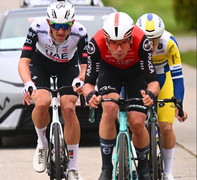 Jordi Meeus bate grandes sprinters e vence a Binche-Chimay-Binche, confira os resultados e a chegada 4 girodociclismo.com.br jordi meeus vence binche chimay binche com sprint decisivo em pepiniere image 1