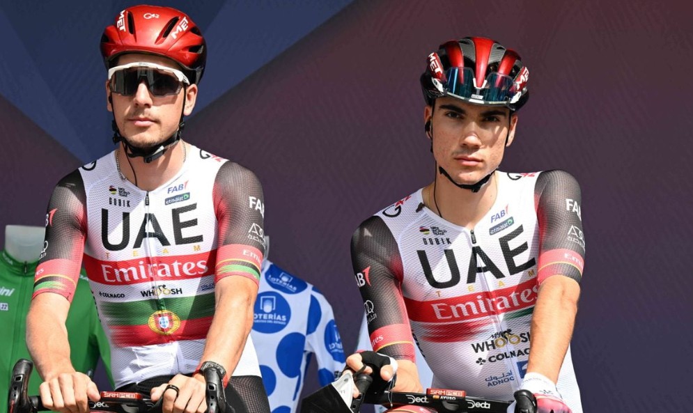 Juan Ayuso fala sobre polêmica saída da UAE Emirates e revela "pressão com colegas de equipe que querem te derrotar" 6 girodociclismo.com.br juan ayuso abre o jogo sobre sua saida da uae emirates image 1