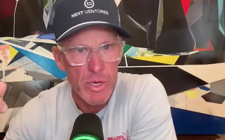 girodociclismo.com.br lance armstrong e johan bruyneel analisam o tour de france 2026 tadej pogacar e o favorito em 2o jonas depois alguem da uae emirates assista o video image 1