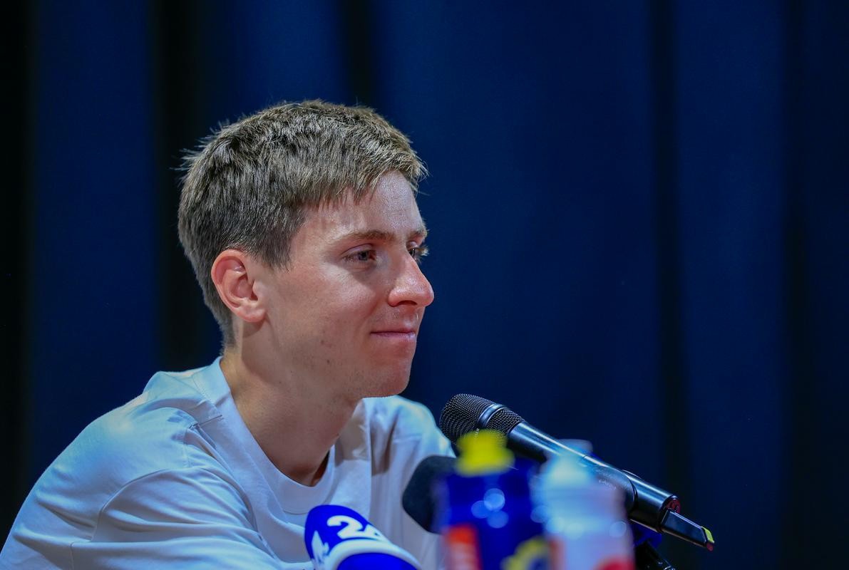 girodociclismo.com.br mae de tadej pogacar revela pressao e ate desrespeito com o campeao mundial colocam adesivos gritam com ele e se ele parar image 1