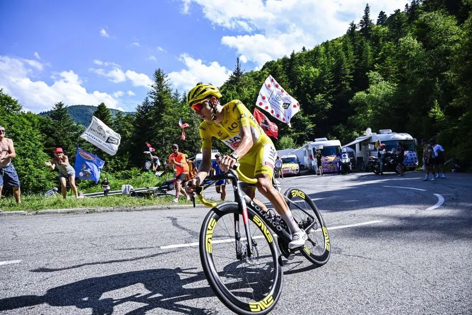 girodociclismo.com.br primoz roglic mostra forca e paixao pelo ciclismo em exibicao de gala em andorra image 3