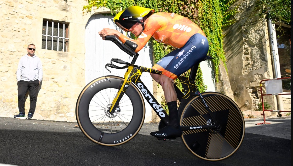 girodociclismo.com.br remco evenepoel domina e conquista o titulo europeu de contrarrelogio em 2025 image 4