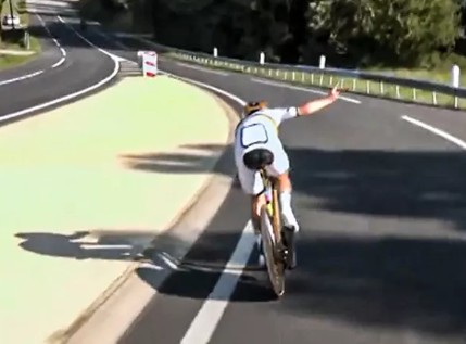 girodociclismo.com.br remco evenepoel revela contratempo ao vencer o europeu de contrarrelogio o radio nao funcionou ate 15 km para o fim assista o video image