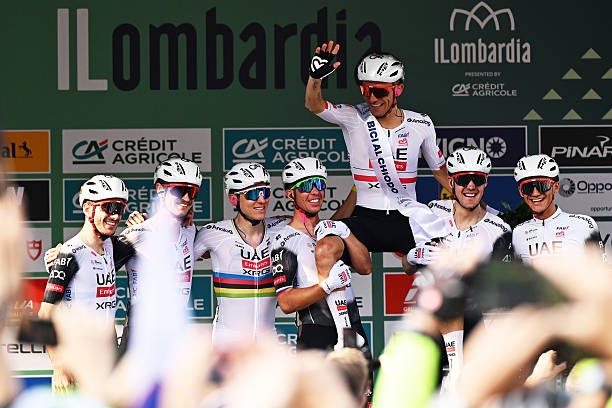 Tadej Pogacar fala após vitória história na Il Lombardia "um dia incrível do início ao fim", assista a entrevista completa 2 girodociclismo.com.br tadej pogacar faz historia na il lombardia quinta vitoria consecutiva iguala fausto coppi image 2