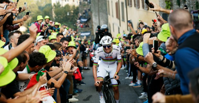 girodociclismo.com.br tadej pogacar pode dizer sim para 100 fotos agora 5 000 e mais dificil agente de tadej pogacar fala sobre a popularidade do campeao mundial image 2