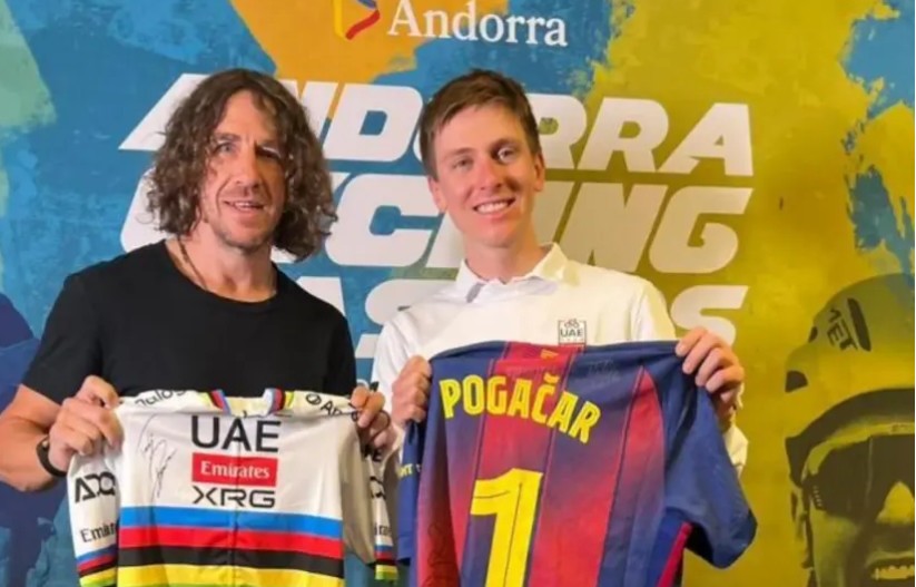 girodociclismo.com.br tadej pogacar recebe visita de lenda do barcelona e ganha camisa personalizada voce e realmente impressionante image