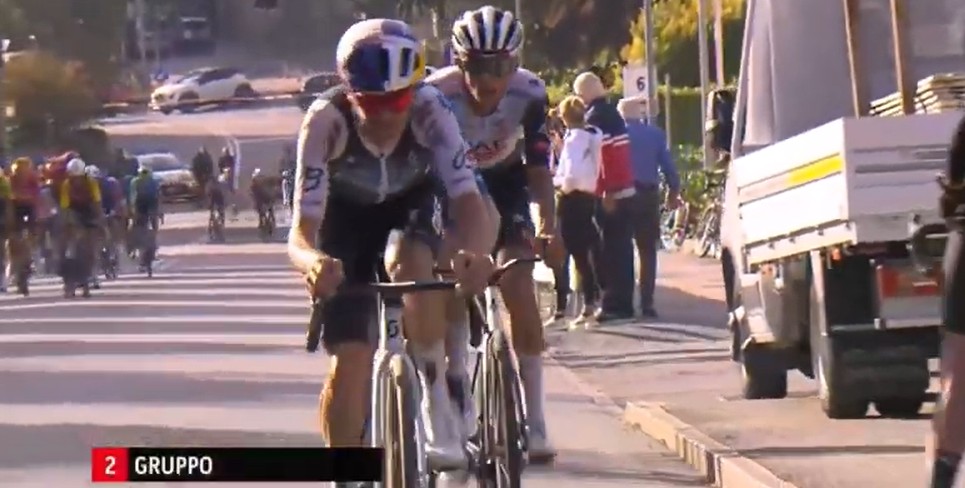 girodociclismo.com.br tre valli varesine 2025 tadej pogacar vence em mais um show de ciclismo confira os resultados e a chegada image 1