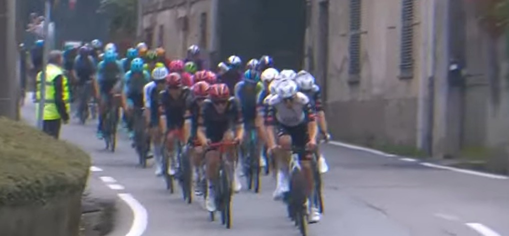 girodociclismo.com.br uae emirates domina e adam yates vence a valdengo oropa confira os resultados e a chegada image 2