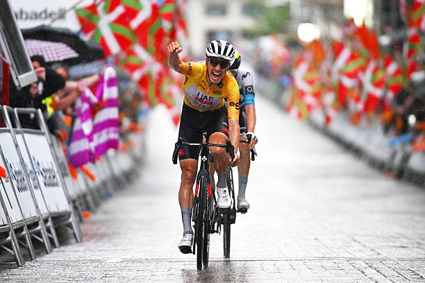 girodociclismo.com.br uae emirates encerra 2025 com temporada historica e dominio absoluto liderado por pogacar image
