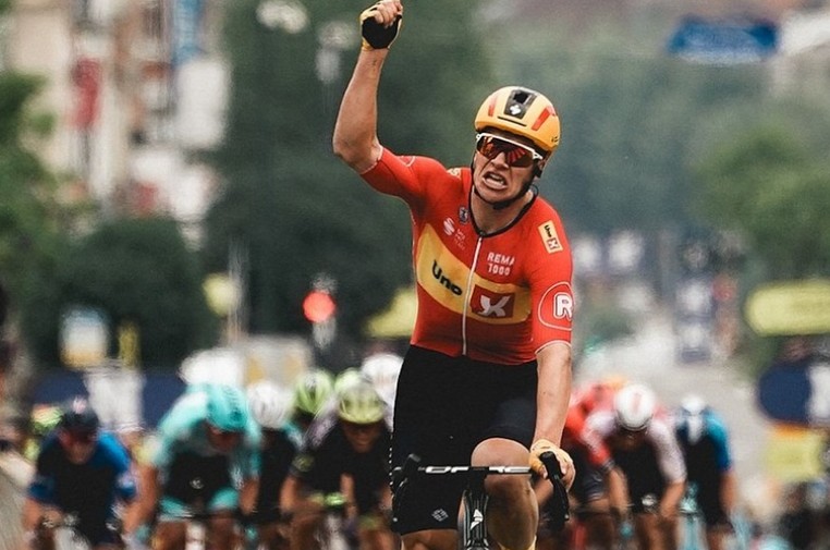 girodociclismo.com.br vencedor de etapa do tour de france revela jornada de superacao eu trabalhava 7 horas como eletricista e enviava emails para as equipes image 2