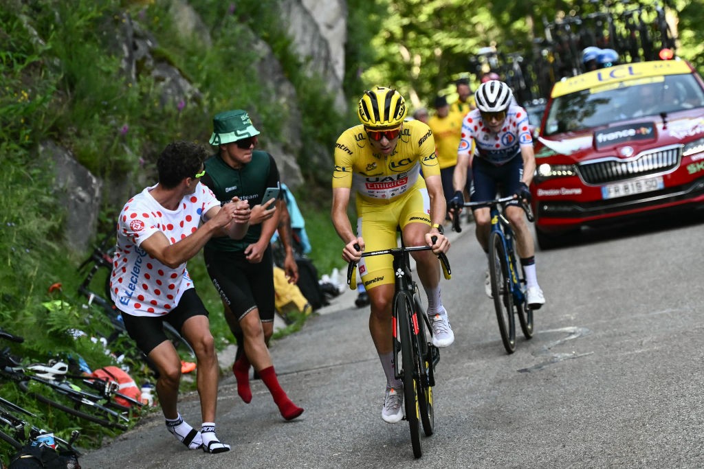 girodociclismo.com.br a impressionante potencia de tadej pogacar estudo revela 442 watts durante 40 minutos no tour de france image 4