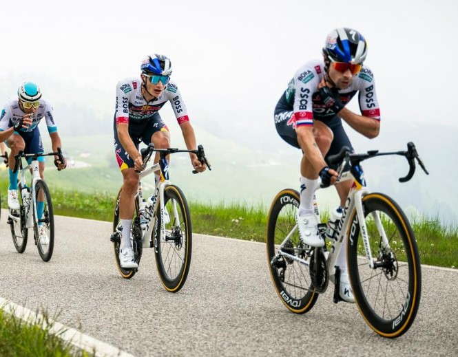 girodociclismo.com.br agora temos 2 dos 4 melhores ciclistas do mundo giulio pellizzari analisa a temporada e destaca a amizade com primoz roglic image 1